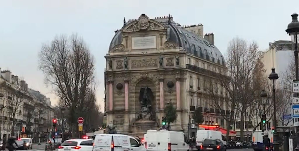 Paris: Fontaine Saint Michel