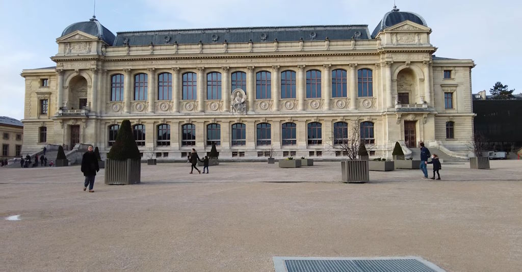 París - Museo Nacional de Historia Natural - Galería de la evolución - Fachada