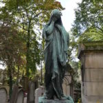 Paris – Père Lachaise – Estatua funeraria