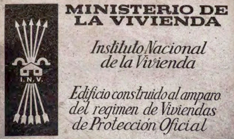 Placa de los cuatro millones de Viviendas de Protección Oficial construidas entre 1961 y 1975