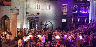 Concierto en las calles de Dubrovnik durante el Festival de Verano