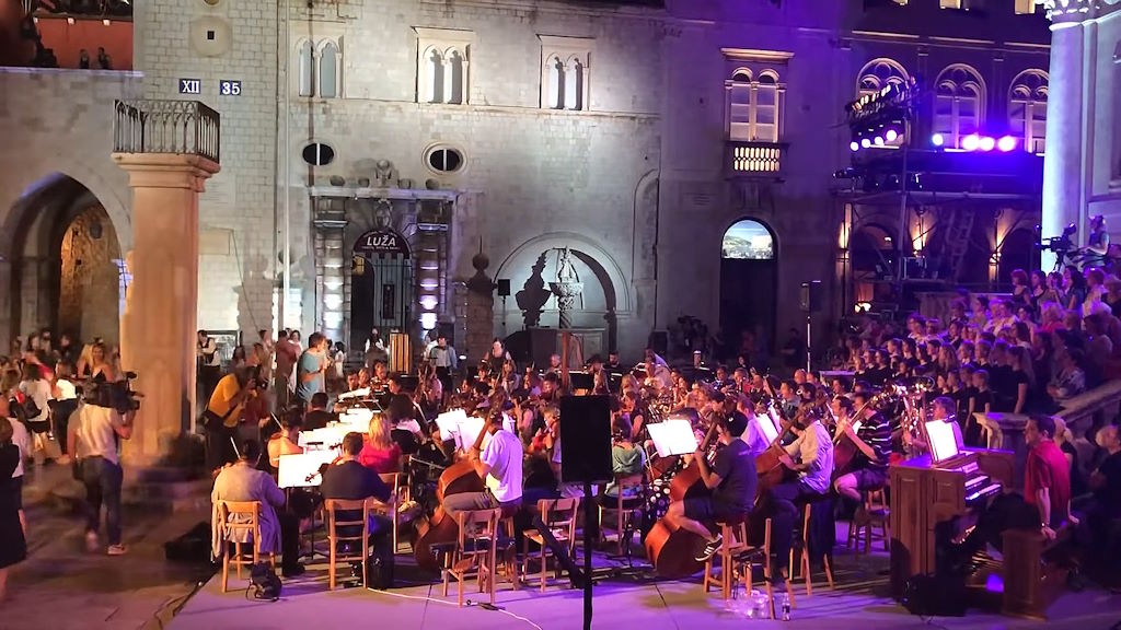 Concierto en las calles de Dubrovnik durante el Festival de Verano