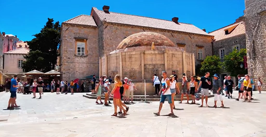 Plaza del casco antiguo de Dubrovnik