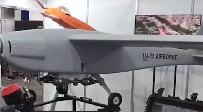 Dron ucraniano UJ-22 que replica una pequeña avioneta y que es capaz de llevar 20 kg de carga explosiva a 800 km de distancia