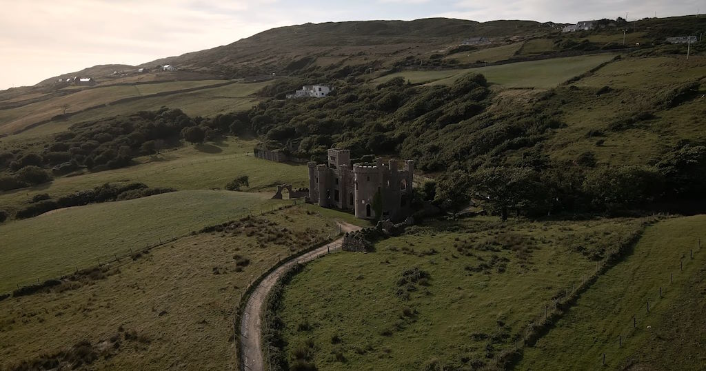 Connemara, con su naturaleza salvaje, su rica herencia cultural y sus posibilidades de aventura, es un destino incomparable.