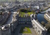 Kilkenny es, sin duda, una ciudad que combina de manera excepcional su legado medieval con una vibrante escena cultural moderna. Su castillo imponente, sus calles empedradas y sus eventos culturales la convierten en un destino imperdible para quienes desean sumergirse en la rica historia de Irlanda mientras disfrutan de una ciudad que sigue viva y en constante evolución.