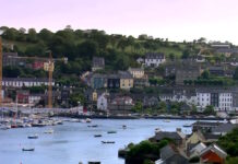 Kinsale, con su gastronomía excepcional, su conexión con el mar y su ambiente acogedor, es un destino que ofrece una experiencia única y auténtica de Irlanda.