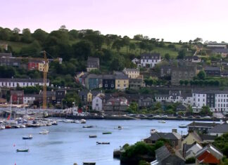 Kinsale, con su gastronomía excepcional, su conexión con el mar y su ambiente acogedor, es un destino que ofrece una experiencia única y auténtica de Irlanda.