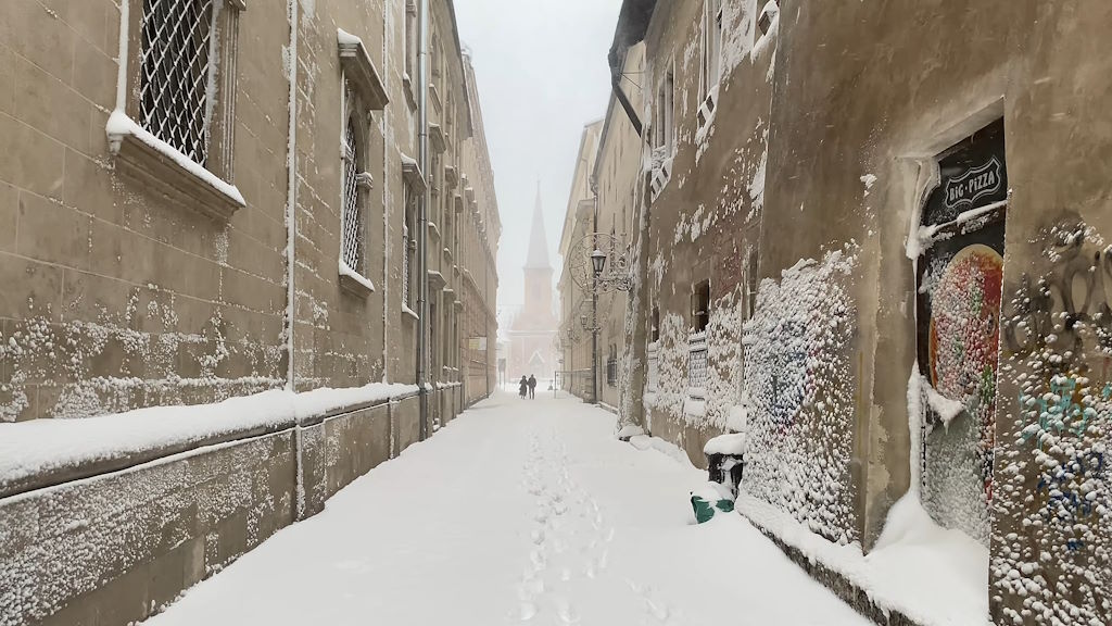 Calle de Kosice durante una nevada en el invierno de 2023