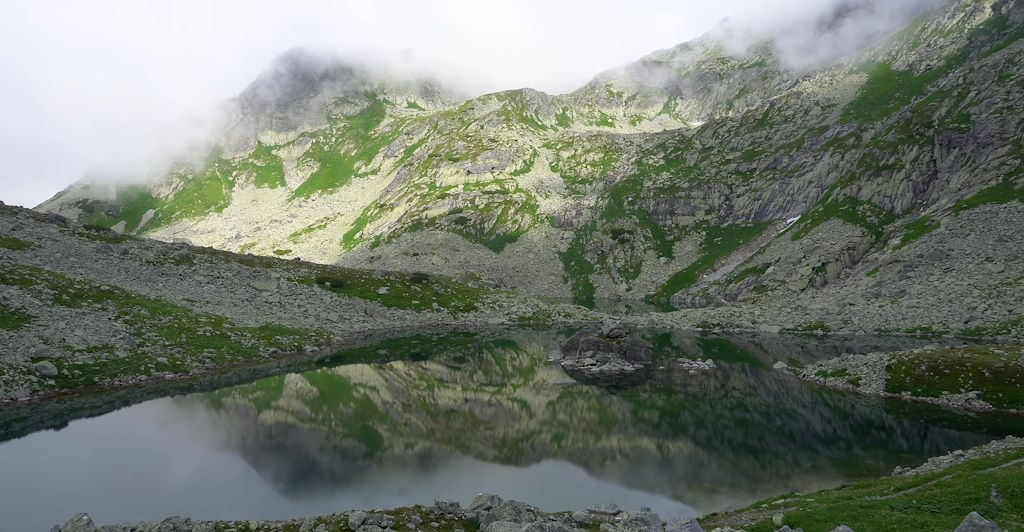 Lago en las montañas de los Altos Tatras