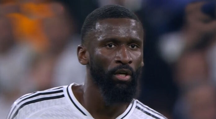 Rudiger con cara de decepción tras anular el árbitro su gol por fuera de juego