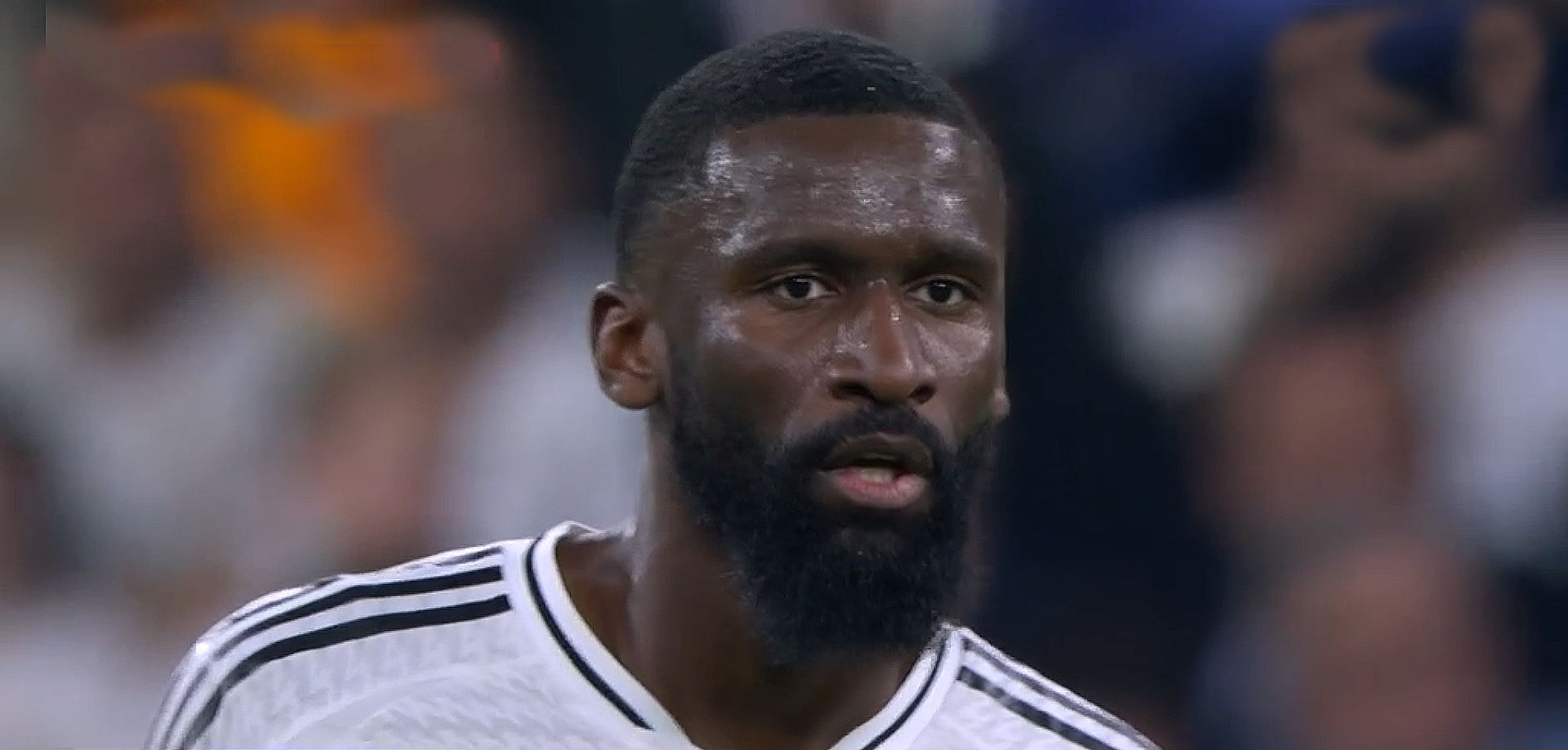 Rudiger con cara de decepción tras anular el árbitro su gol por fuera de juego