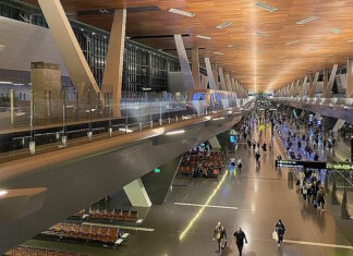 Una de las modernas y enormes terminales del aeropuerto de Doha Catar