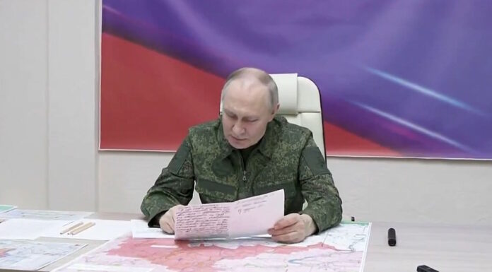 Vladimir Putin responde con operaciones militares a la oferta de alto el fuego